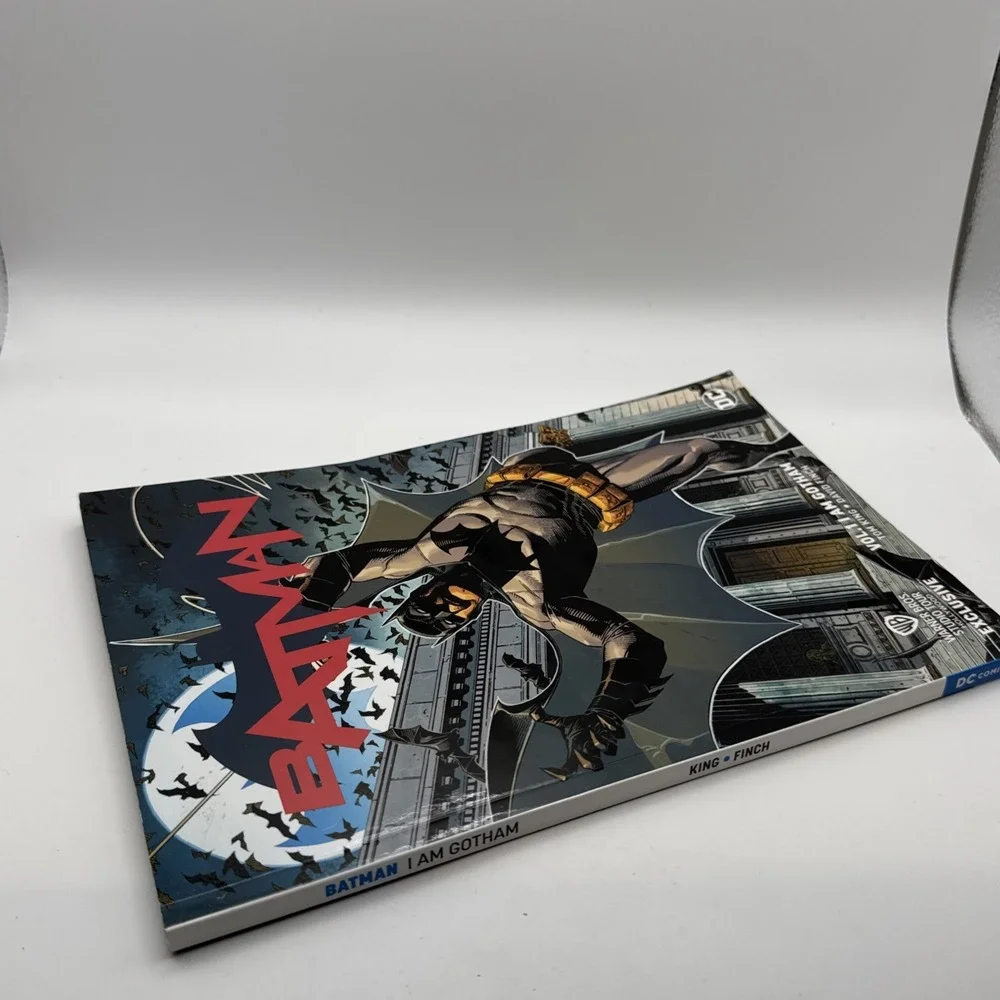Batman: I am Gotham Warner Bros. Studio Tour HW Exclusive Variant TPB DC RARE